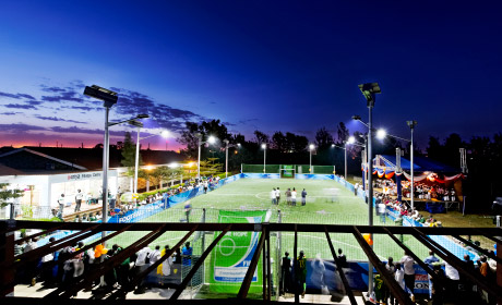 為非洲貧困地區(qū)20座(FIFA)足球希望中心提供光伏產(chǎn)品