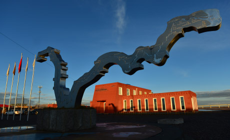 為三江源生態(tài)環(huán)境保護(hù)站捐贈(zèng)61萬元光伏產(chǎn)品